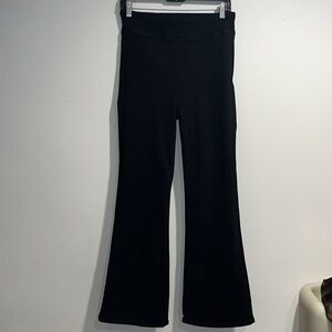 FRAME Jetset Mini Crop Boot in Sheen Noir see size chart for details